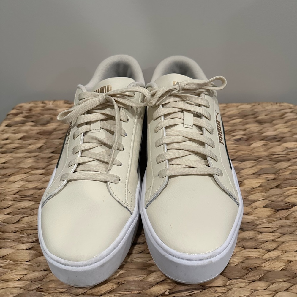 Puma Size 10.5 Women’s Cream/Black/White Sneakers